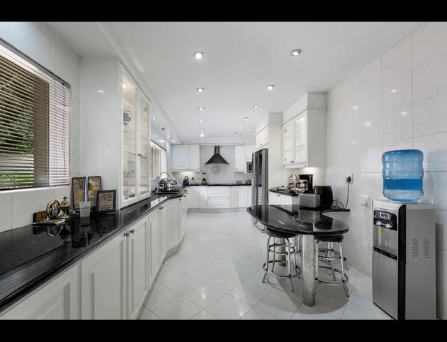 4 BEDROOM HOUSE FOR SALE IN HYDE PARK